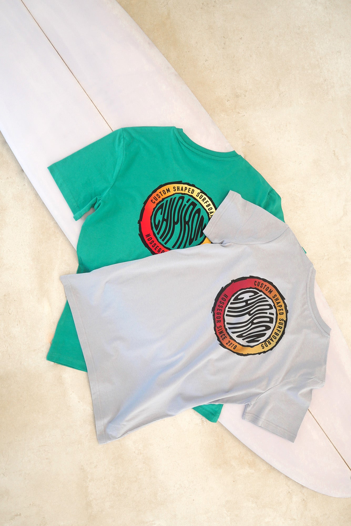 tshirt-vert-oldschool-round-chipiron-surfboards-vert-bleu